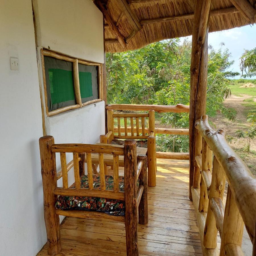 Songbird Safari Lodge & Campsite Katunguru Exterior foto