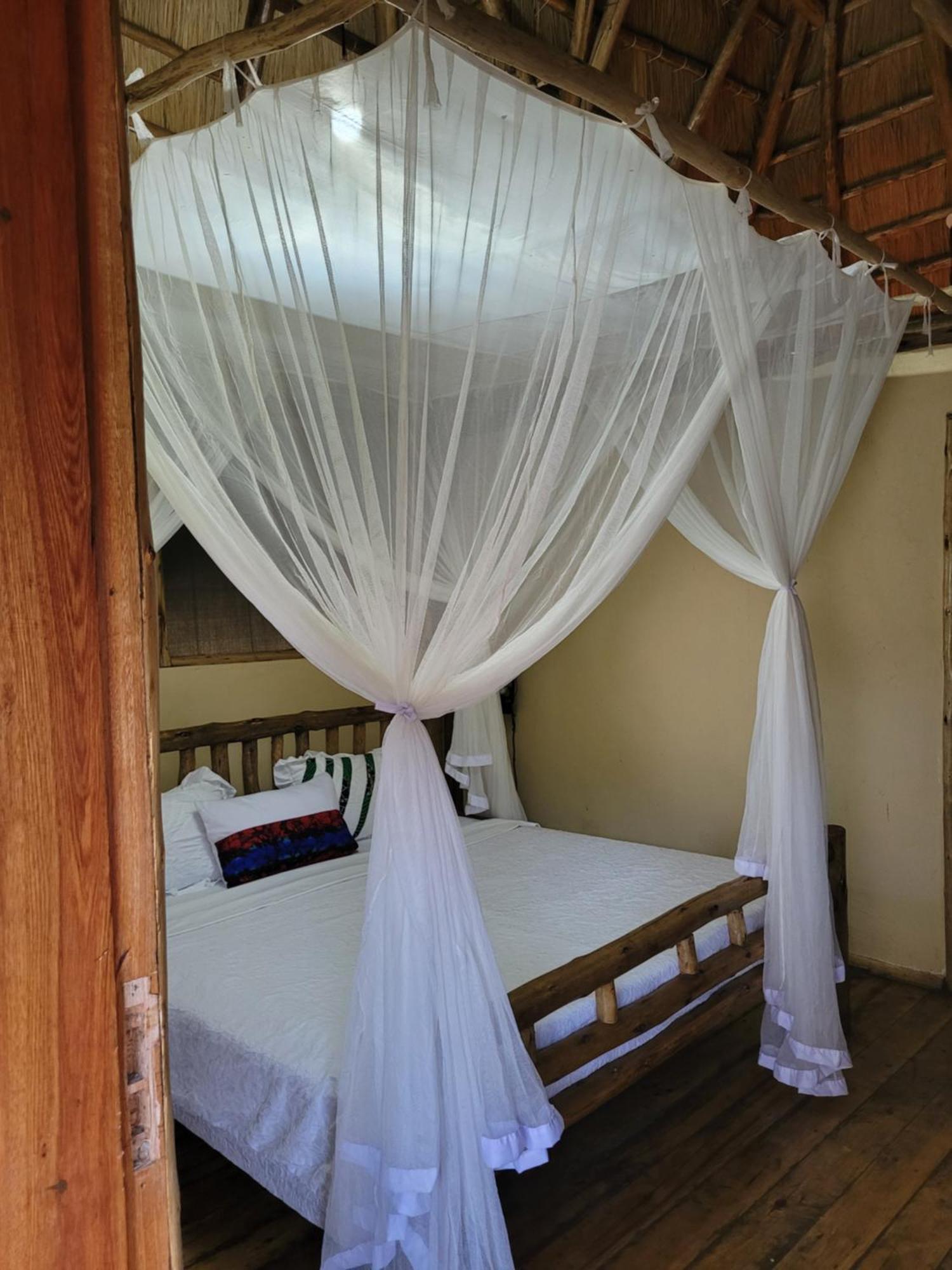 Songbird Safari Lodge & Campsite Katunguru Exterior foto
